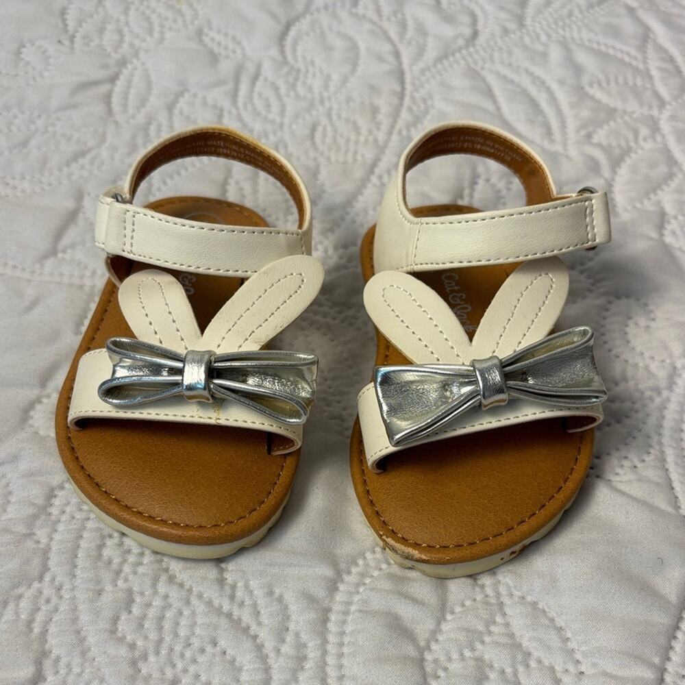 Cat & Jack Kids LIttle Girls White Silver Bow Sandals Toddler 4 Beach Summer